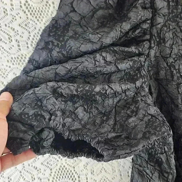 Enless Rose Textured Crinkle Short Balloon sleeve Black Tunic Dress L - Picture 6 of 11